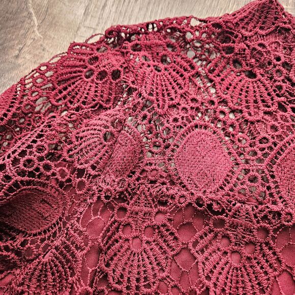 Lane Bryant Mock Neck Lace Peplum - Picture 5 of 6